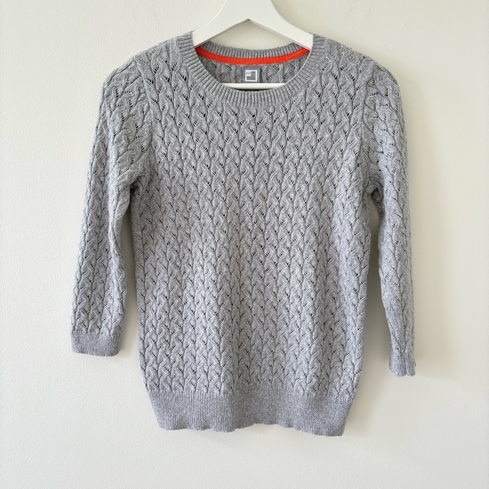 JC Penny Women’s 3/4 Sleeve Elegant Light Gray Cable Knit Sweater